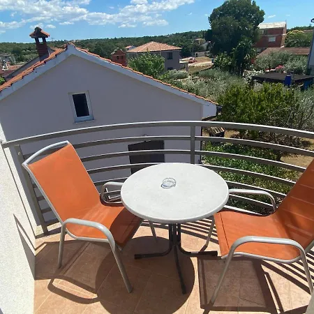 Apartman With Balcony Porec